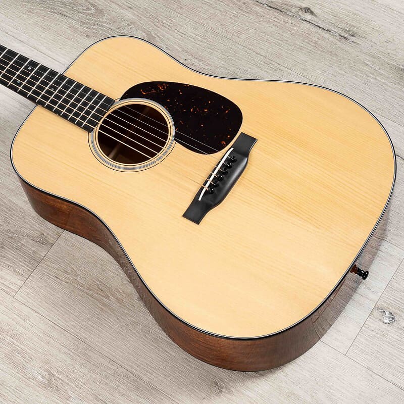 Акустическая гитара Martin D-18 Authentic 1937 Acoustic Guitar, VTS Adirondack Spruce Top, Hard Case
Акустическая гитара Martin D-18 Authentic 1937 Acoustic Guitar, VTS Adirondack Spruce Top, Hard Case