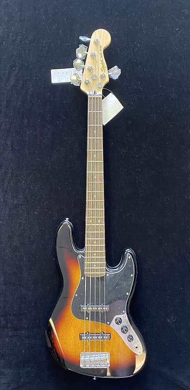 Басс гитара Squier Affinity Jazz Bass V with Laurel Fretboard - 3-Color Sunburst
Басс гитара Squier Affinity Jazz Bass V with Laurel Fretboard - 3-Color Sunburst