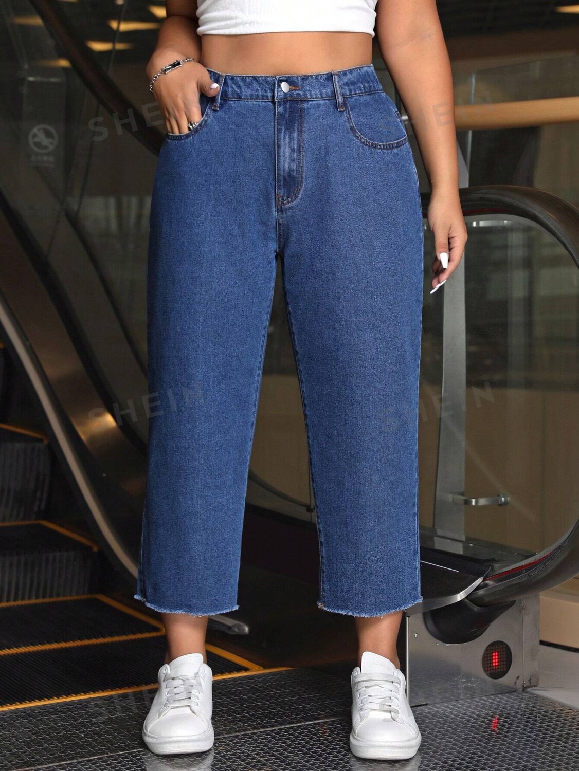 EZwear Летние джинсы больших размеров с карманами и потертыми краями Shein, синий
EZwear Летние джинсы больших размеров с карманами и потертыми краями Shein, синий