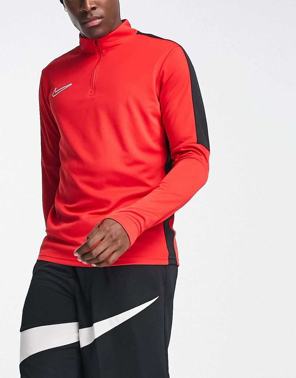 Красная футболка со вставками и полумолнией Nike Football Academy Dri-FIT, Красный
Красная футболка со вставками и полумолнией Nike Football Academy Dri-FIT, Красный