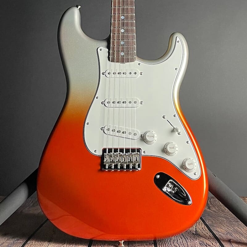 Электрогитара Fender Custom Shop '65 Stratocaster, Jason Smith Masterbuilt, NOS- Candy Tangerine to Silver
Электрогитара Fender Custom Shop '65 Stratocaster, Jason Smith Masterbuilt, NOS- Candy Tangerine to Silver