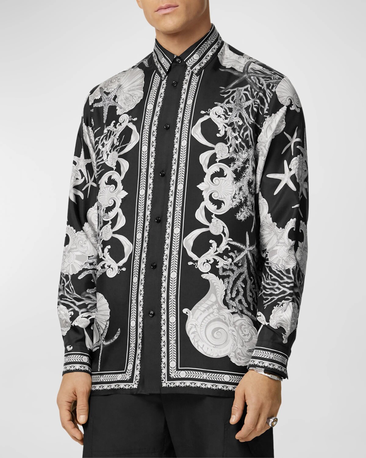 Мужская шелковая рубашка на пуговицах с принтом Versace, цвет Blackconcretebone
Мужская шелковая рубашка на пуговицах с принтом Versace, цвет Blackconcretebone