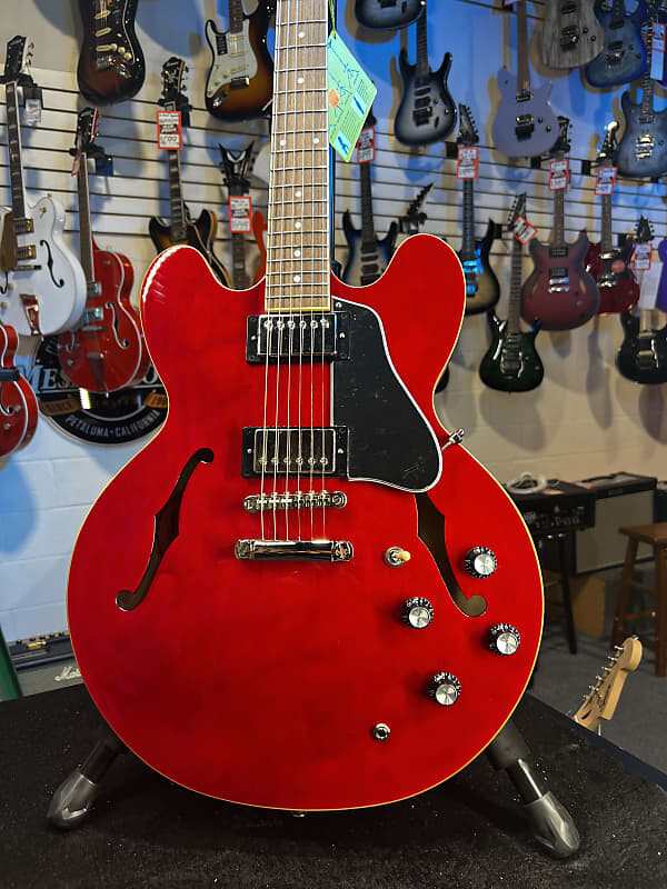 Электрогитара Epiphone ES-335 Semi-hollowbody Electric Guitar - Cherry Auth Deal Free Ship! 088 GET PLEK’D!
Электрогитара Epiphone ES-335 Semi-hollowbody Electric Guitar - Cherry Auth Deal Free Ship! 088 GET PLEK’D!