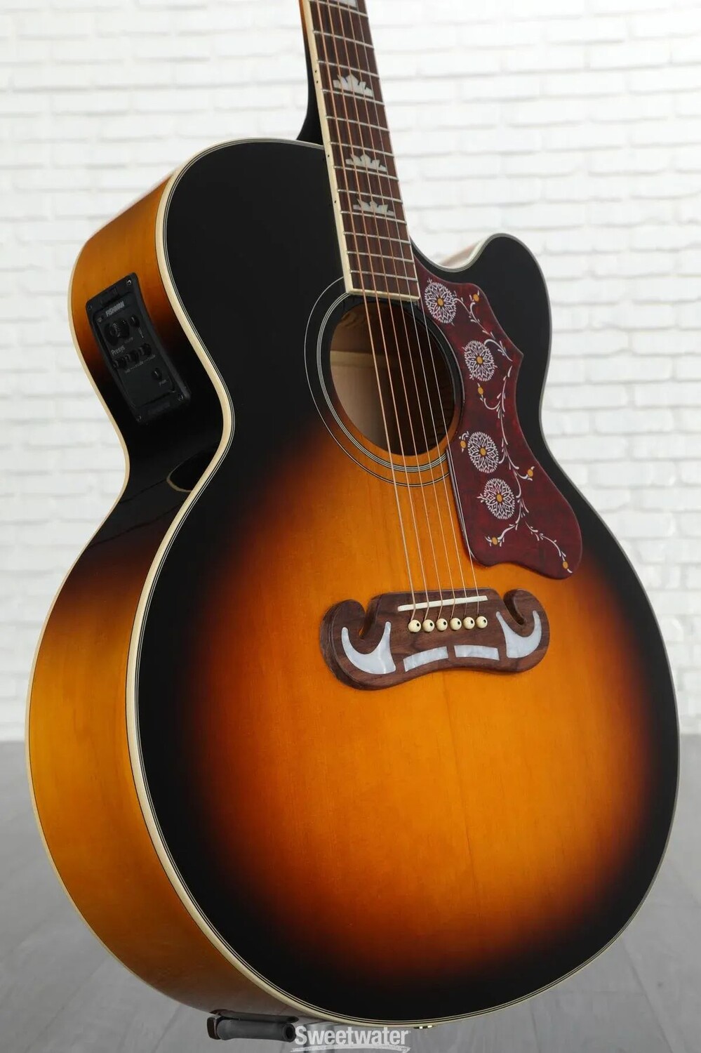 Акустически-электрическая гитара Epiphone J-200EC Studio — винтажная демо-версия Sunburst
Акустически-электрическая гитара Epiphone J-200EC Studio — винтажная демо-версия Sunburst