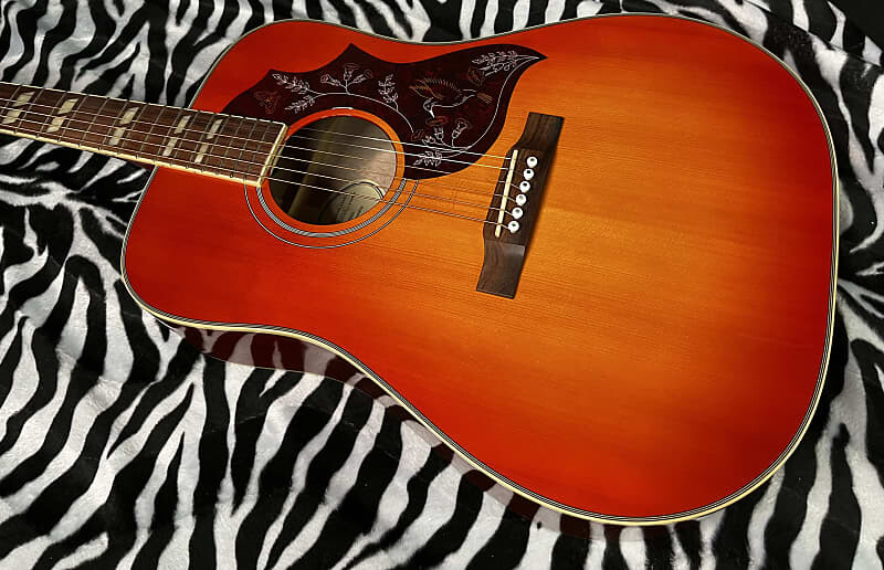 Акустическая гитара 2023 Epiphone Hummingbird Studio Faded Cherry Sunburst 4.95lbs- Authorized Dealer- In Stock! G01658
Акустическая гитара 2023 Epiphone Hummingbird Studio Faded Cherry Sunburst 4.95lbs- Authorized Dealer- In Stock! G01658