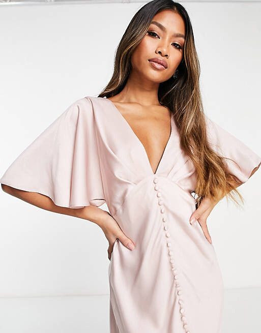 Розовое атласное платье макси с рукавами-накидкой и пуговицами ASOS DESIGN Bridesmaid
Розовое атласное платье макси с рукавами-накидкой и пуговицами ASOS DESIGN Bridesmaid