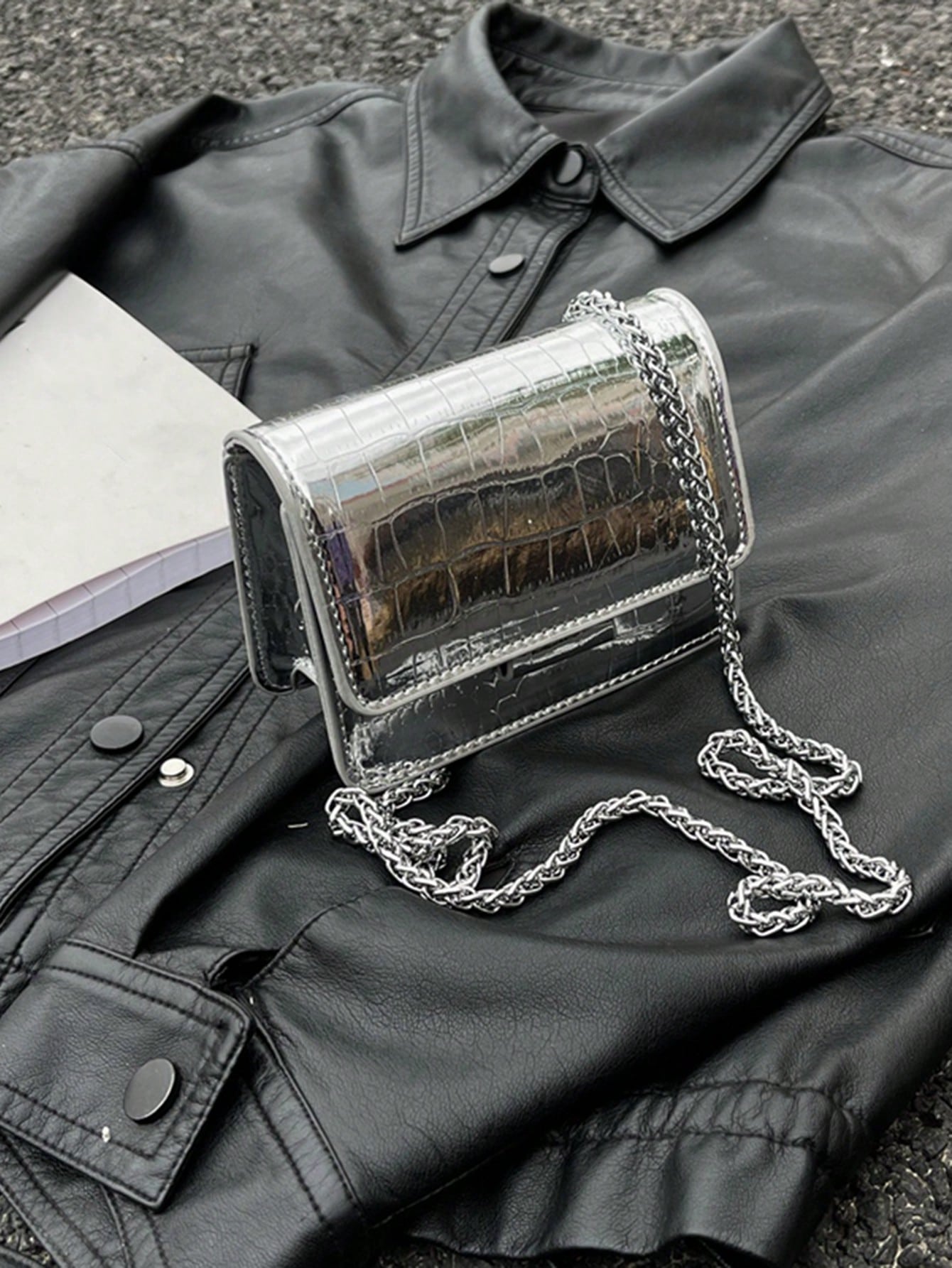 

Миниатюрная квадратная сумка с клапаном и цепочкой с тиснением под кожу крокодила из искусственной кожи, серебро