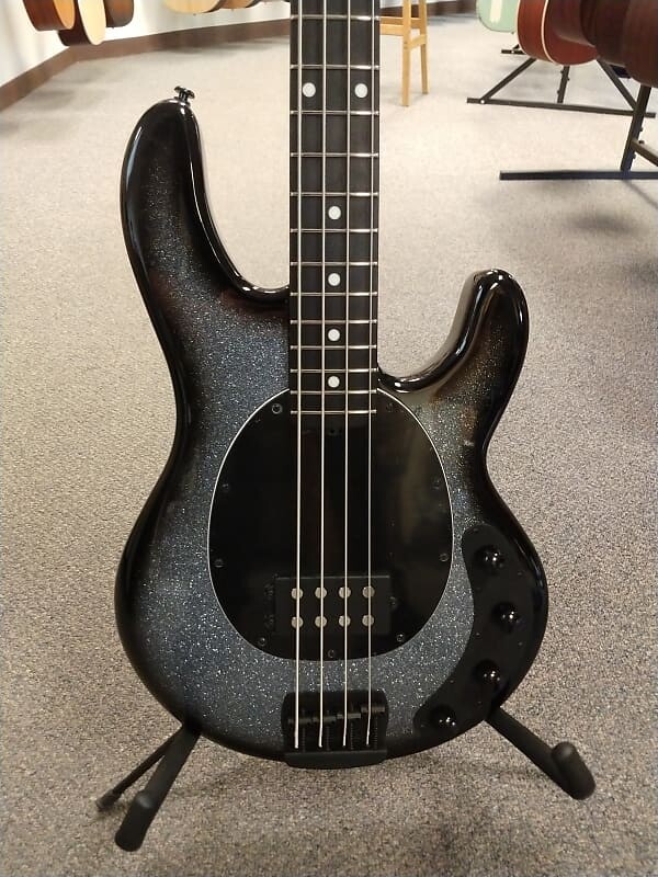 Басс гитара Ernie Ball Music Man Stingray Special H Bass Guitar Smoked Chrome with Mono Case
Басс гитара Ernie Ball Music Man Stingray Special H Bass Guitar Smoked Chrome with Mono Case