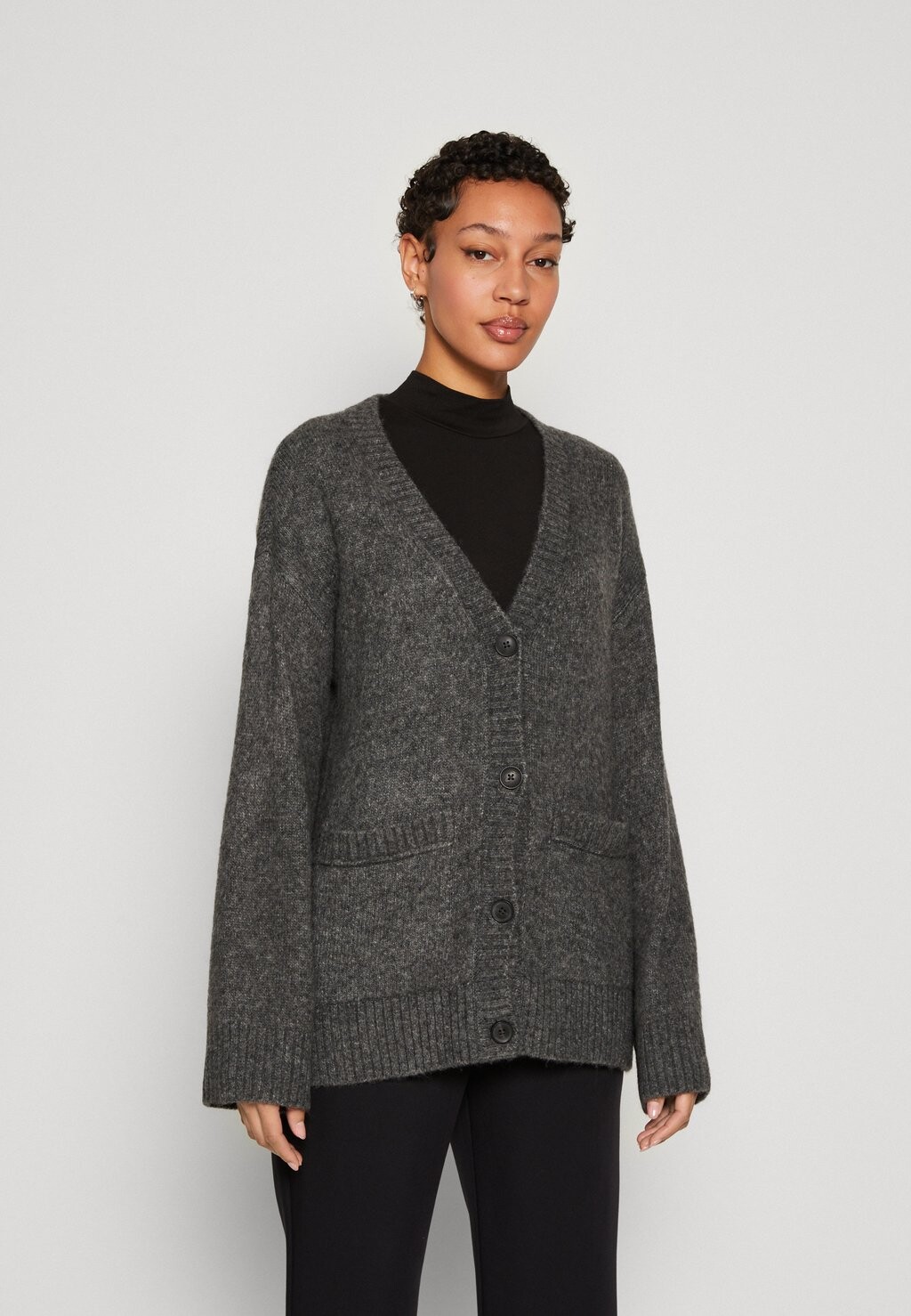 Свитшот Punto Abercrombie & Fitch ДЛИННЫЙ КАРДИГАН FLUFFY, серебристо-синий вереск
Свитшот Punto Abercrombie & Fitch ДЛИННЫЙ КАРДИГАН FLUFFY, серебристо-синий вереск