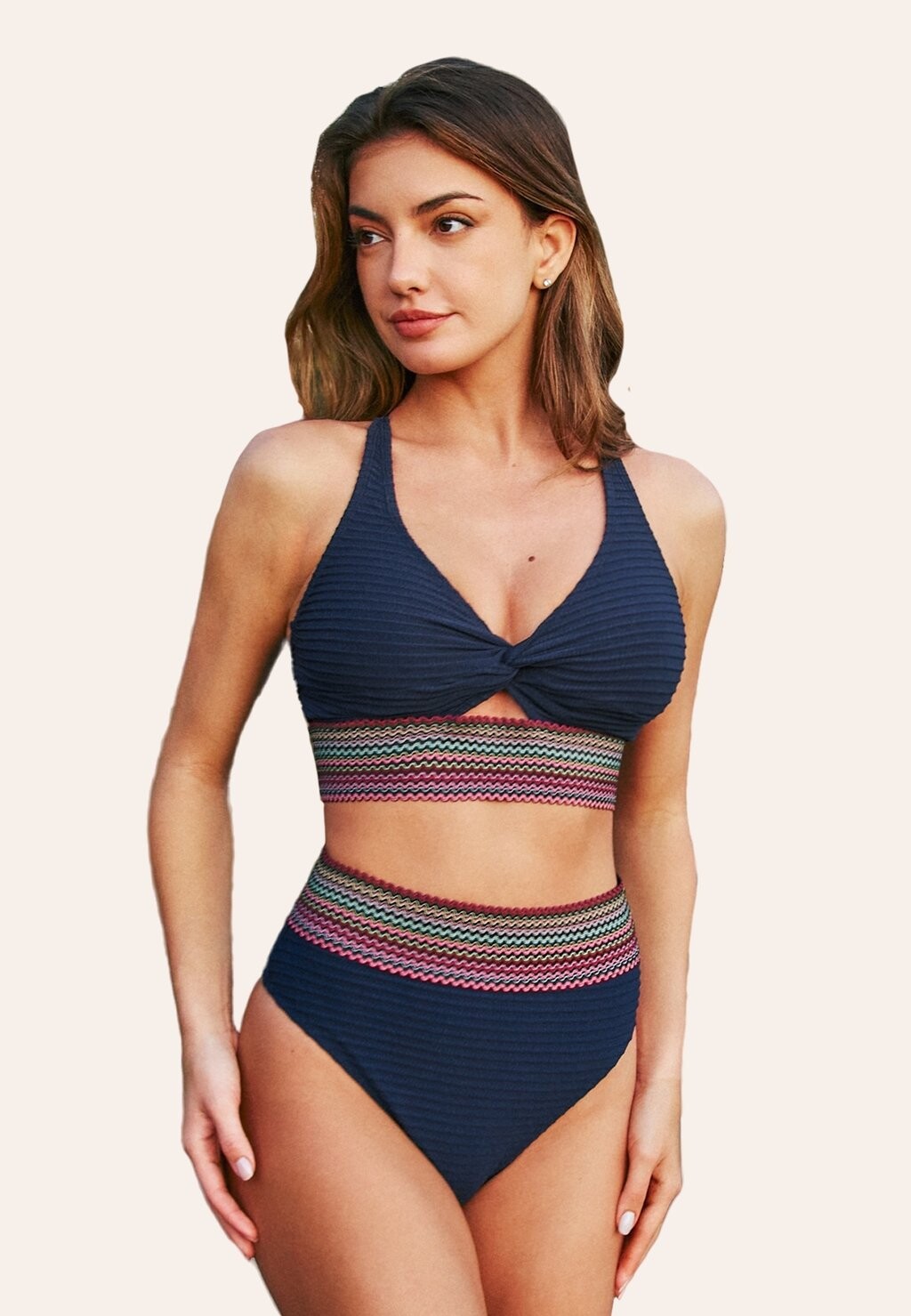 Бикини SET V AUSSCHNITT TWIST FRONT HIGH WAIST WELLENMUSTER ZWEITEILIGER Cupshe, темно-синий
Бикини SET V AUSSCHNITT TWIST FRONT HIGH WAIST WELLENMUSTER ZWEITEILIGER Cupshe, темно-синий