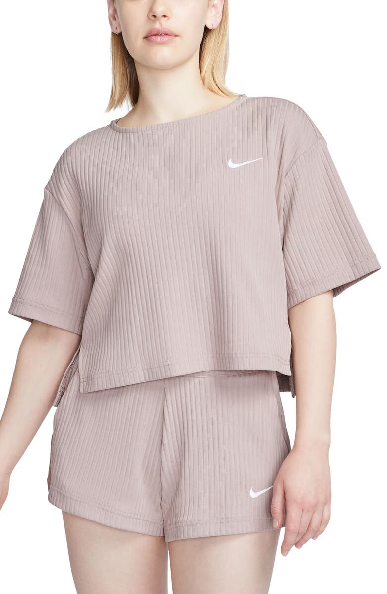 Спортивная одежда Укороченный топ из джерси в рубчик NIKE, серо-коричневый/белый
Спортивная одежда Укороченный топ из джерси в рубчик NIKE, серо-коричневый/белый
