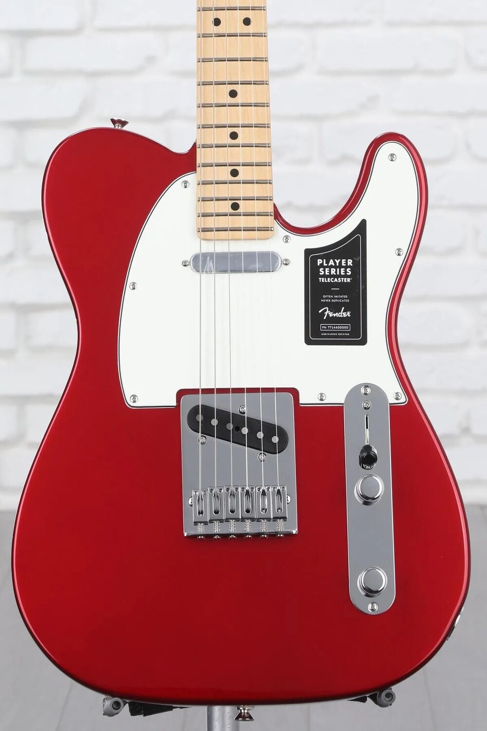 Электрогитара Fender Player Telecaster Solidbody, цвет Candy Apple Red, с кленовой накладкой на грифе
Электрогитара Fender Player Telecaster Solidbody, цвет Candy Apple Red, с кленовой накладкой на грифе