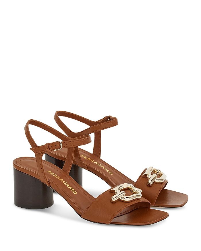 Женские кожаные босоножки на каблуке Priscilla 55 с ремешком на щиколотке Ferragamo
Женские кожаные босоножки на каблуке Priscilla 55 с ремешком на щиколотке Ferragamo