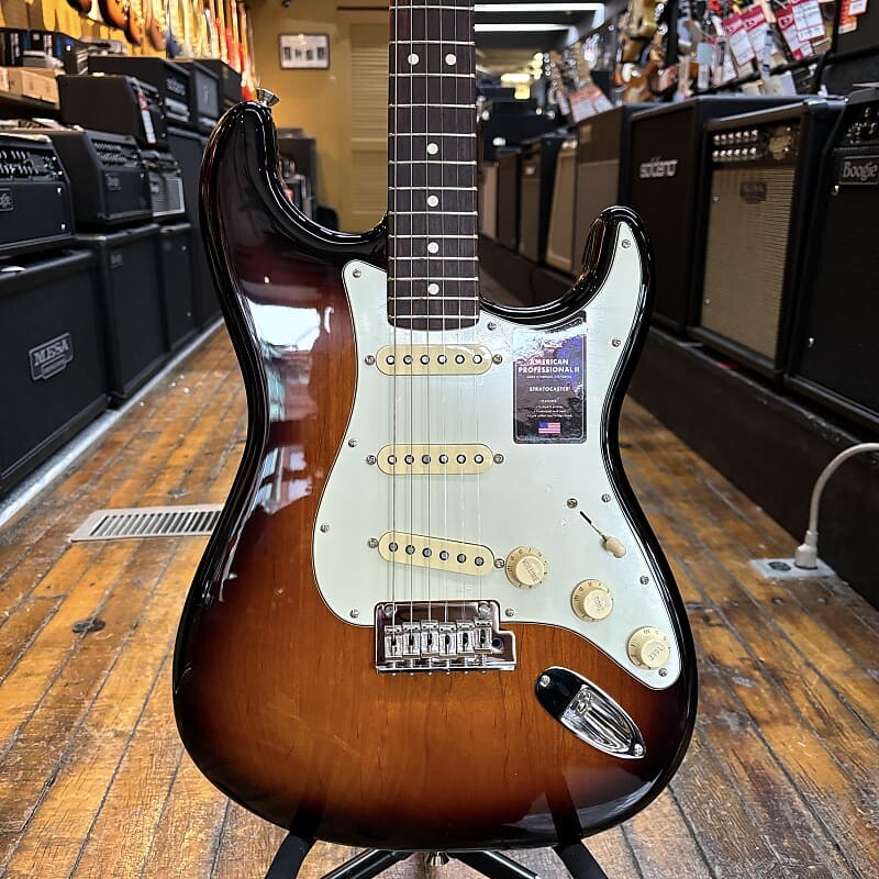 Электрогитара Fender American Professional II Stratocaster Anniversary 2-Color Sunburst w/Rosewood Fingerboard, Hard Case
Электрогитара Fender American Professional II Stratocaster Anniversary 2-Color Sunburst w/Rosewood Fingerboard, Hard Case