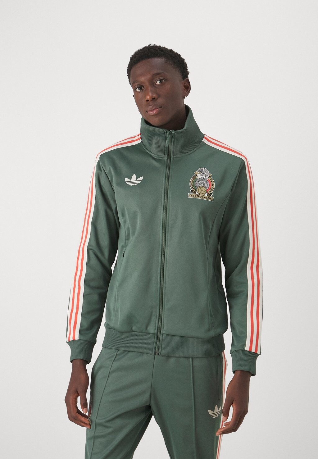 Национальная сборная Mexico Fmf Beckenbauer Track adidas Originals, цвет green oxide
Национальная сборная Mexico Fmf Beckenbauer Track adidas Originals, цвет green oxide