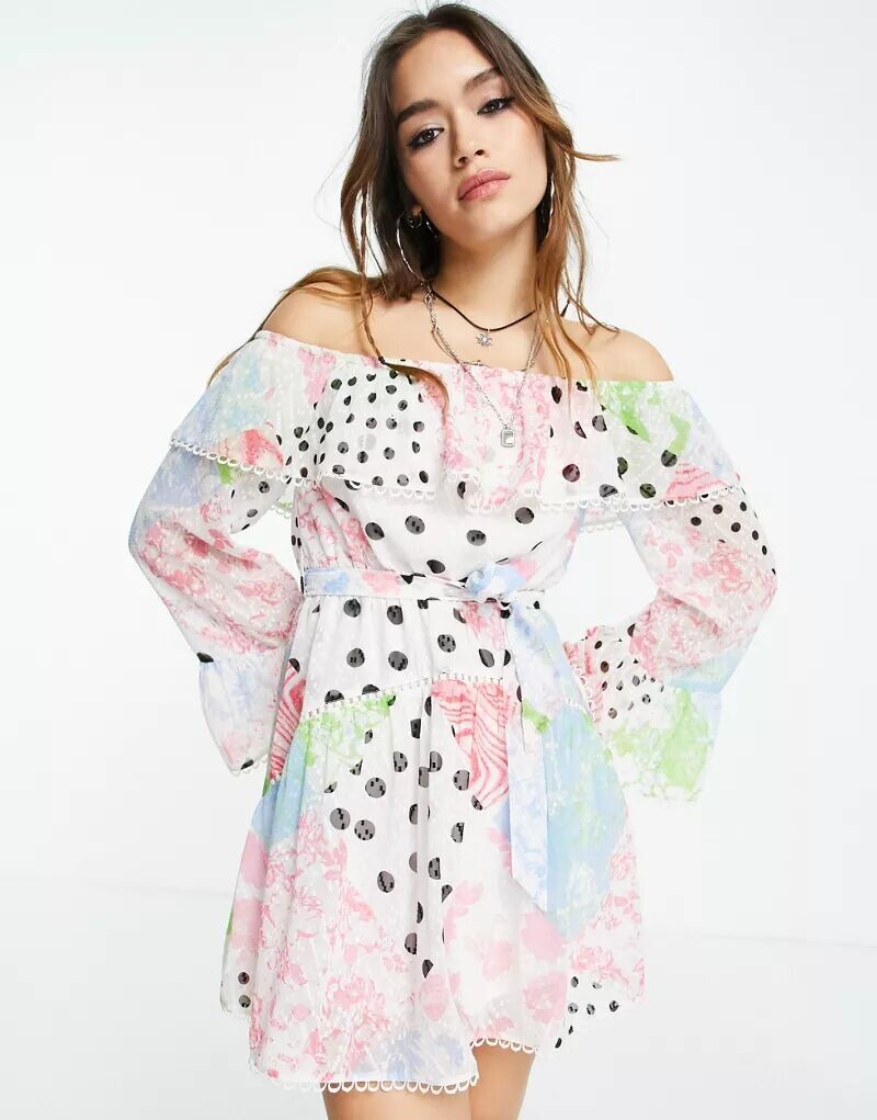 Платье мини с открытыми плечами и кружевными вставками ASOS в лоскутном принте
Платье мини с открытыми плечами и кружевными вставками ASOS в лоскутном принте