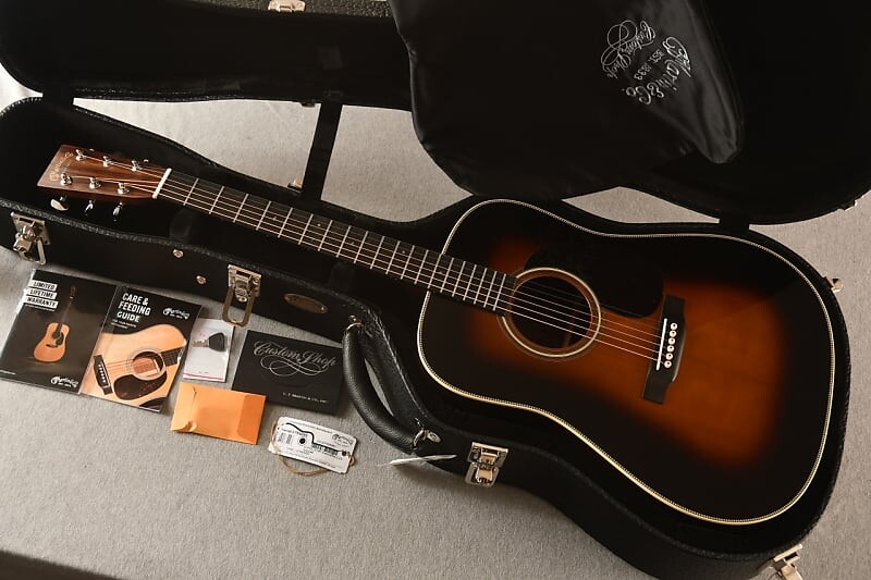 Акустическая гитара Martin Custom Shop D 28 Italian Alpine 1935 Sunburst #2795095
Акустическая гитара Martin Custom Shop D 28 Italian Alpine 1935 Sunburst #2795095
