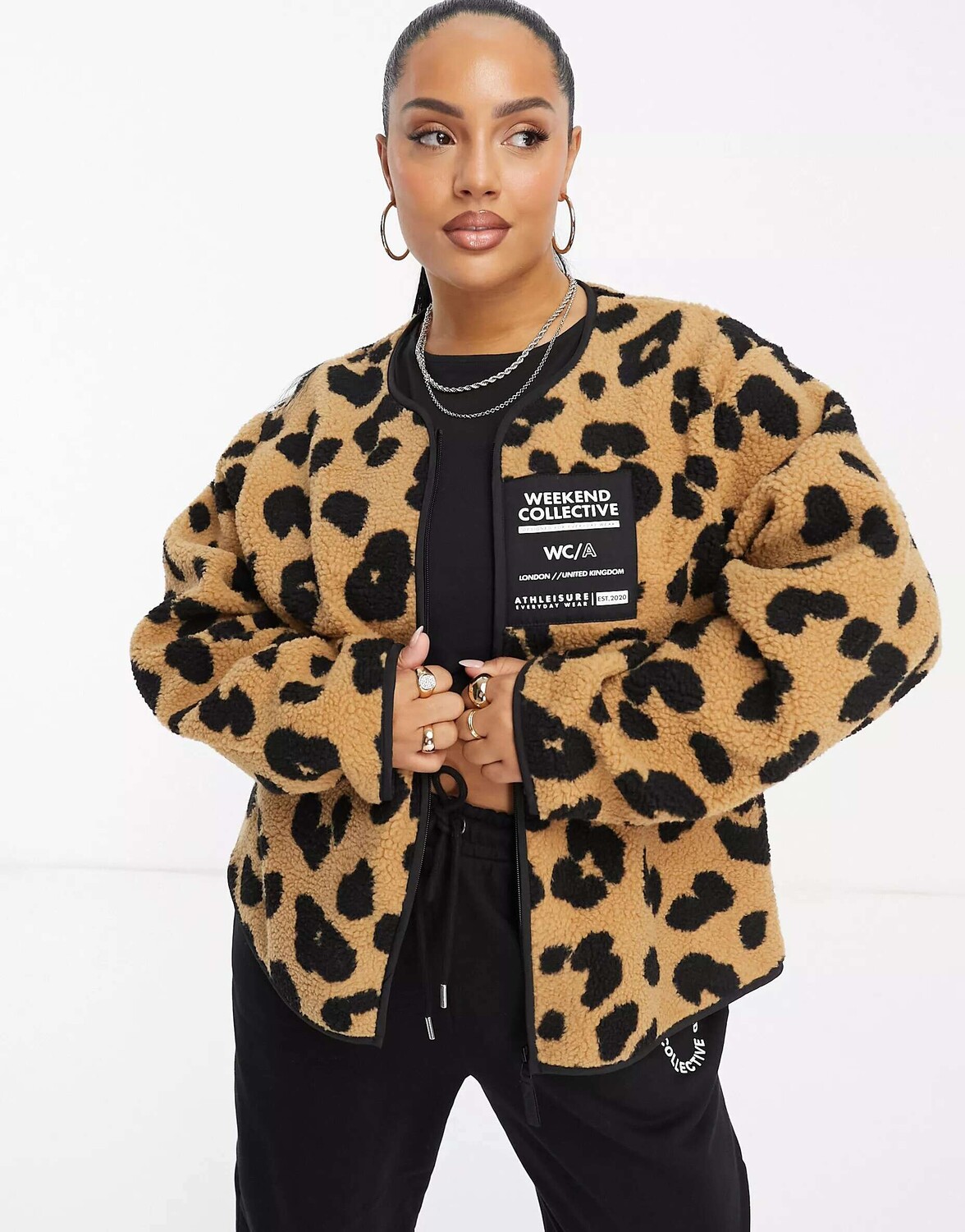 ASOS DESIGN Curve Weekend Collective флисовый флис без воротника с леопардовым принтом и тканой этикеткой, Коричневый
ASOS DESIGN Curve Weekend Collective флисовый флис без воротника с леопардовым принтом и тканой этикеткой, Коричневый