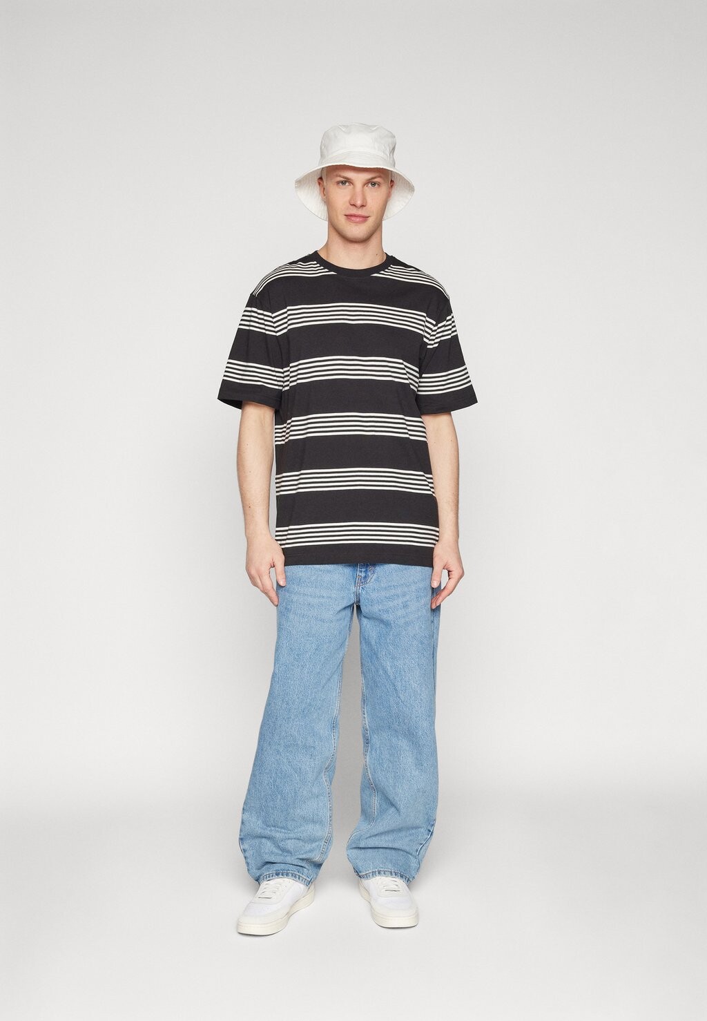 Футболка с принтом ONSLEONARD LIFE STRIPE TEE 2-PACK Only & Sons, цвет cloud dancer
Футболка с принтом ONSLEONARD LIFE STRIPE TEE 2-PACK Only & Sons, цвет cloud dancer
