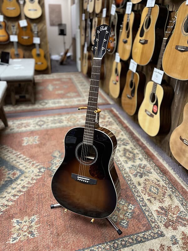 Акустическая гитара Guild Westerly Collection DS-240 Memoir 2019 - Present - Sunburst
Акустическая гитара Guild Westerly Collection DS-240 Memoir 2019 - Present - Sunburst