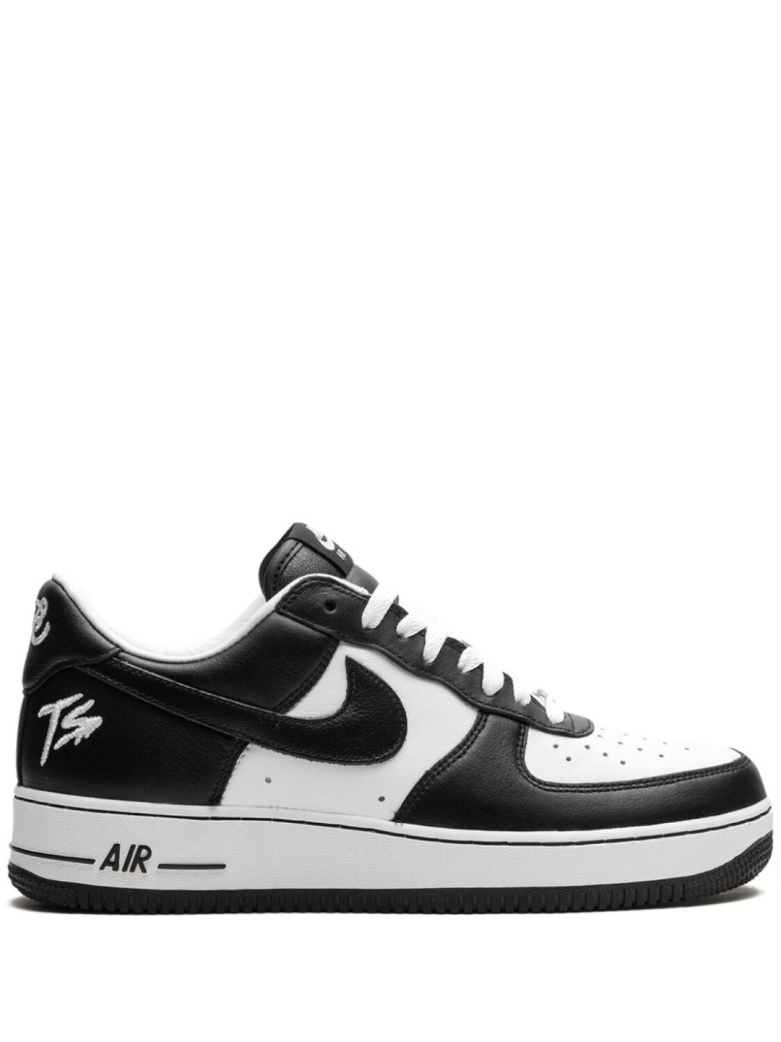 Кроссовки Air Force 1 Low QS Special Box Blackout из коллаборации с Terror Squad Nike, черный
Кроссовки Air Force 1 Low QS Special Box Blackout из коллаборации с Terror Squad Nike, черный