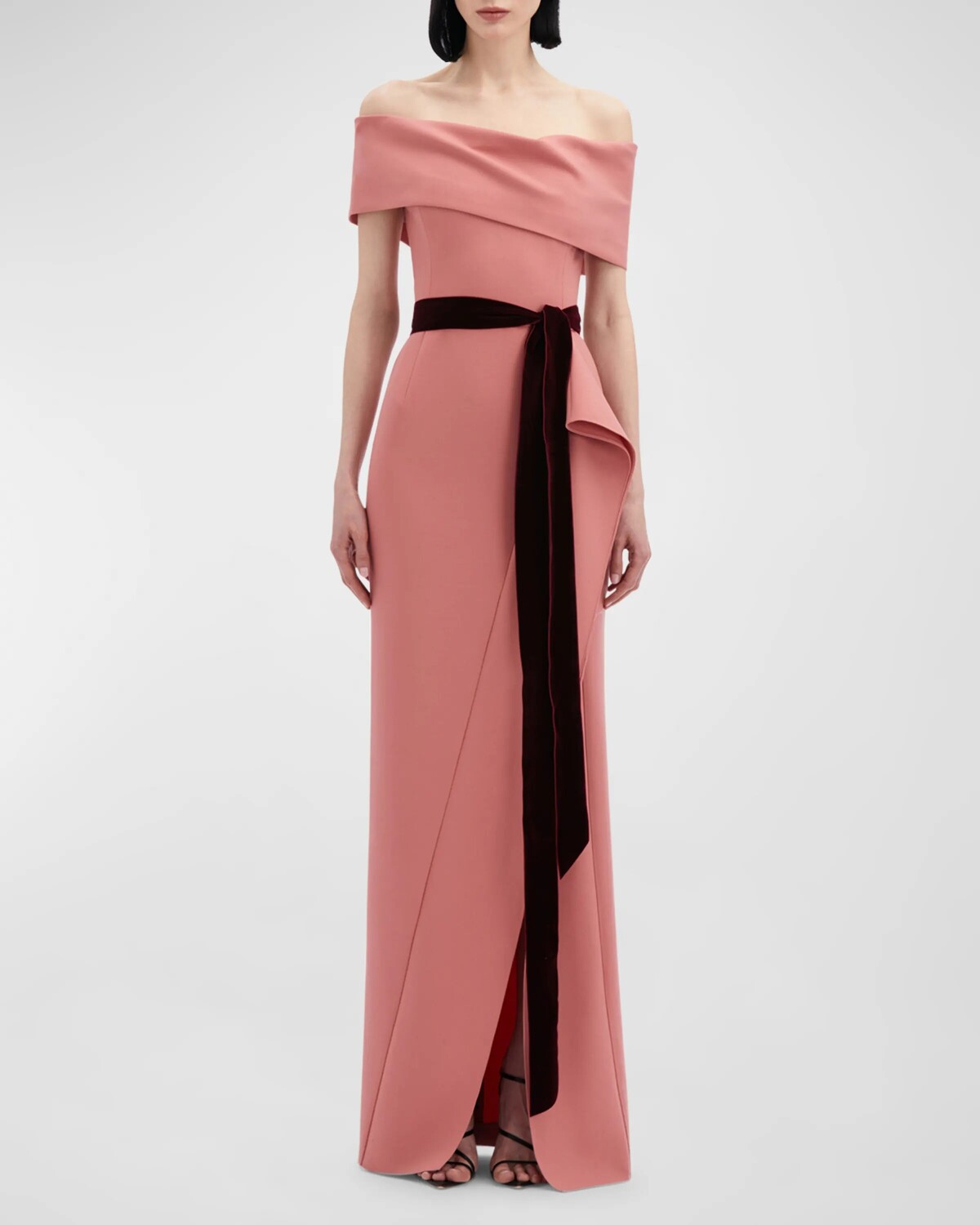 Платье-колонна с открытыми плечами и драпировкой Oscar De La Renta, цвет Rouge
Платье-колонна с открытыми плечами и драпировкой Oscar De La Renta, цвет Rouge