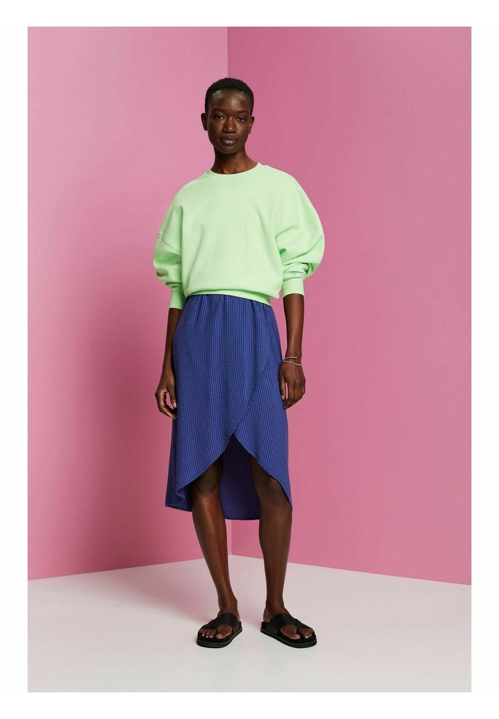 Летнее платье Esprit
Летнее платье Esprit