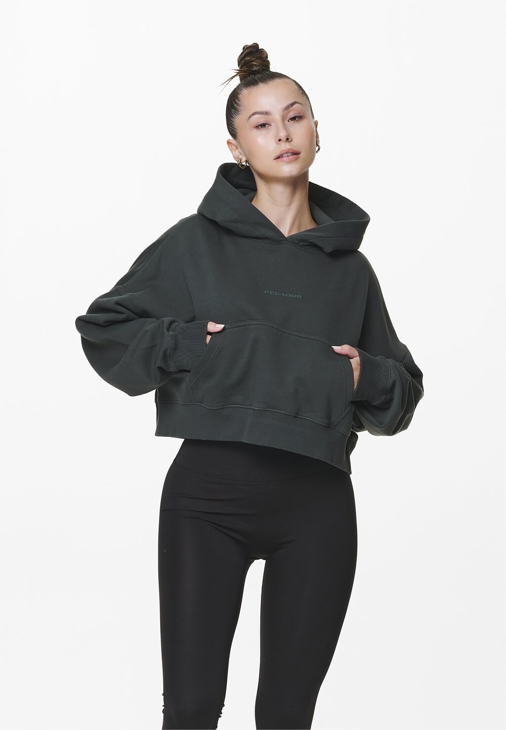 Толстовка SALITA OVERSIZED CROPPED HOODIE Pegador, цвет washed sage green
Толстовка SALITA OVERSIZED CROPPED HOODIE Pegador, цвет washed sage green
