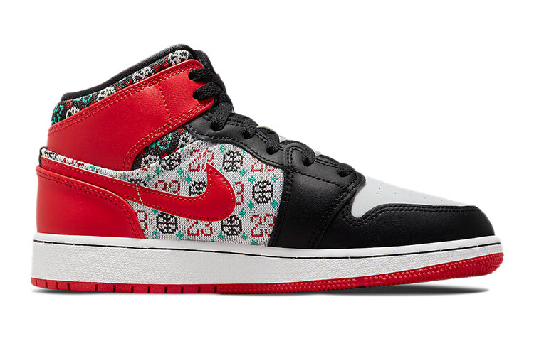 Кроссовки женские баскетбольные Jordan Air Jordan 1 Vintage, белый / черный / зеленый / красный
Кроссовки женские баскетбольные Jordan Air Jordan 1 Vintage, белый / черный / зеленый / красный