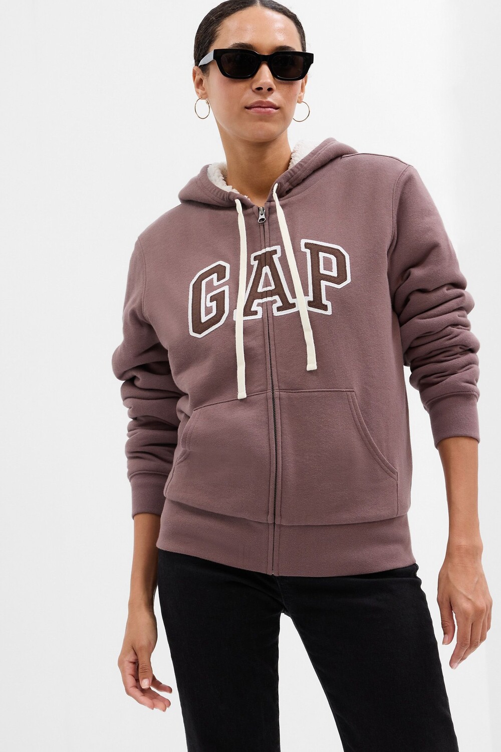 Толстовка на молнии с логотипом и подкладкой из искусственной овчины Gap, коричневый
Толстовка на молнии с логотипом и подкладкой из искусственной овчины Gap, коричневый
