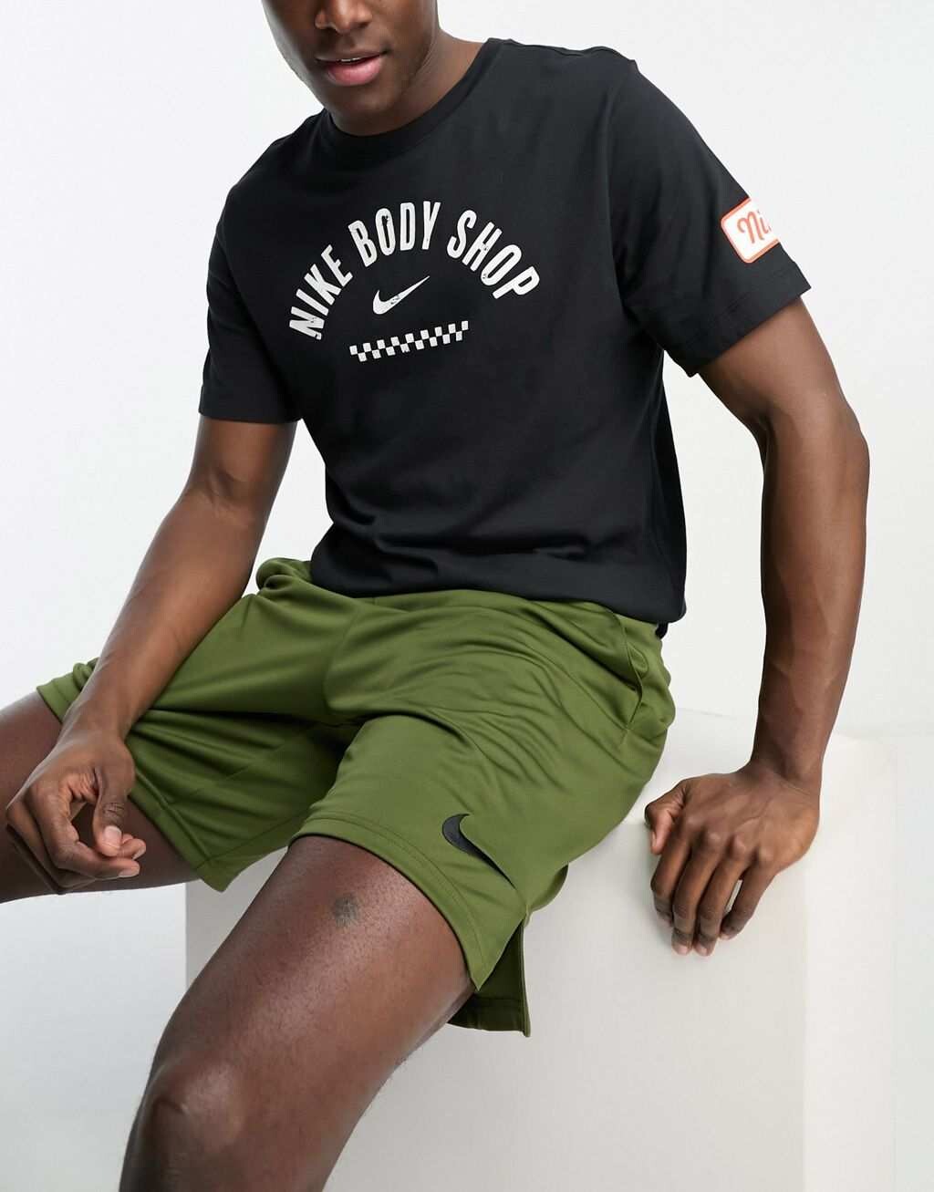 Черная футболка с графическим рисунком Nike Training DYE Dri-Fit Body Shop, Черный
Черная футболка с графическим рисунком Nike Training DYE Dri-Fit Body Shop, Черный