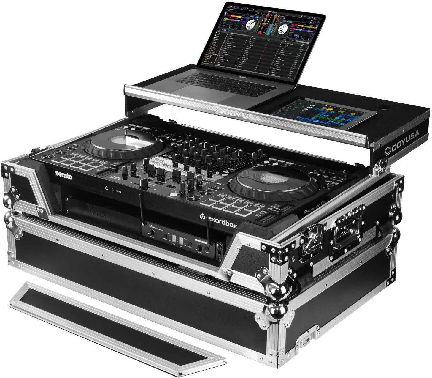 Новый полетный кейс Odyssey FZGSFLX10W1M Glide для Pioneer DJ DDJ-FLX10 с колесами и стойкой высотой 1U
Новый полетный кейс Odyssey FZGSFLX10W1M Glide для Pioneer DJ DDJ-FLX10 с колесами и стойкой высотой 1U
