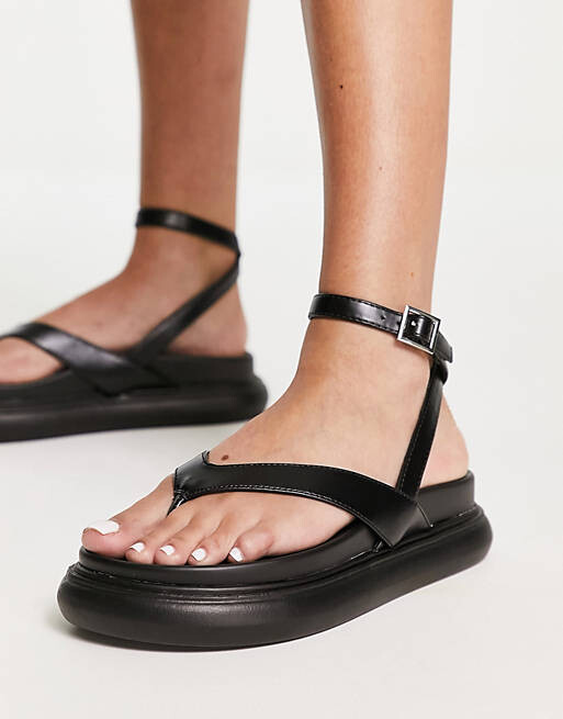 Черные сандалии на плоской подошве с массивным носком и ремешками ASOS DESIGN Fahrenheit - BLACK
Черные сандалии на плоской подошве с массивным носком и ремешками ASOS DESIGN Fahrenheit - BLACK