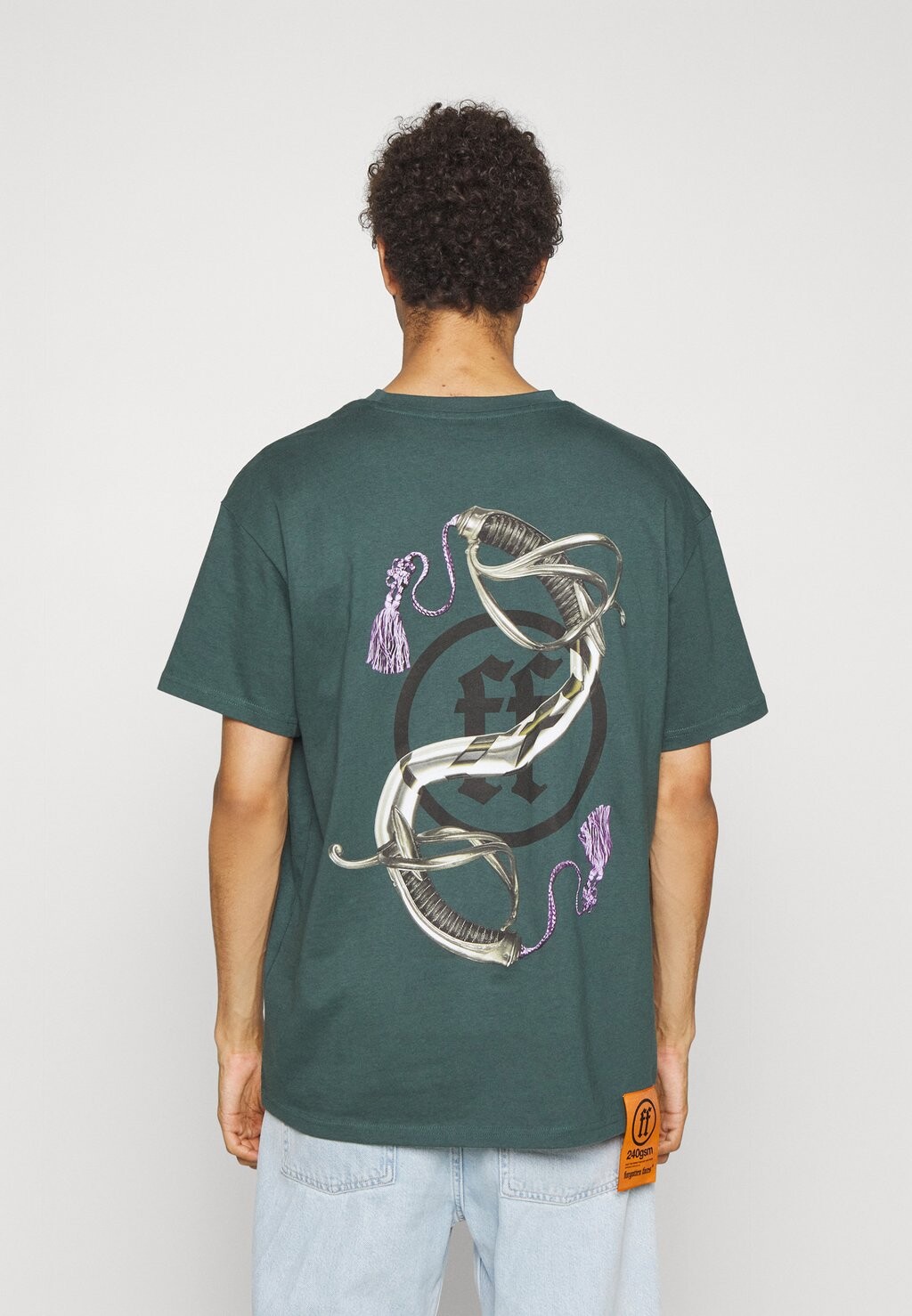 Футболка с принтом ENDLESS OVERSIZED TEEUNISEX Forgotten Faces, бутылочно-зеленый
Футболка с принтом ENDLESS OVERSIZED TEEUNISEX Forgotten Faces, бутылочно-зеленый