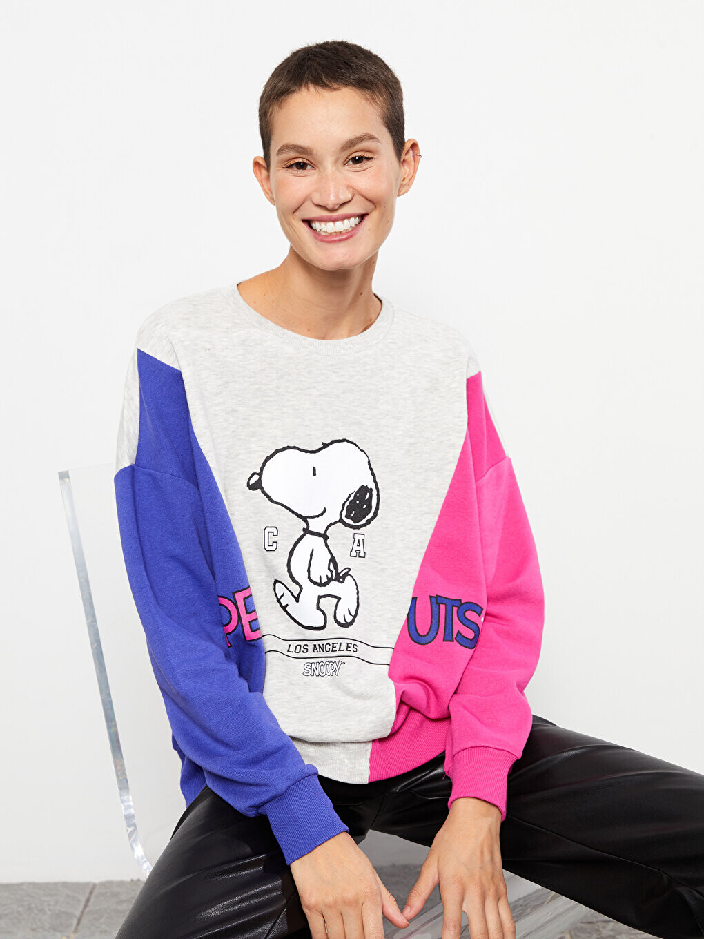 Женская толстовка с длинным рукавом с круглым вырезом и принтом Snoopy LCW Casual
Женская толстовка с длинным рукавом с круглым вырезом и принтом Snoopy LCW Casual