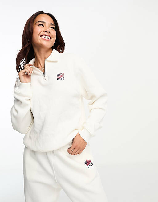 Кремовый свитшот на молнии с логотипом и флагом Polo Ralph Lauren CO-ORD, Бежевый
Кремовый свитшот на молнии с логотипом и флагом Polo Ralph Lauren CO-ORD, Бежевый
