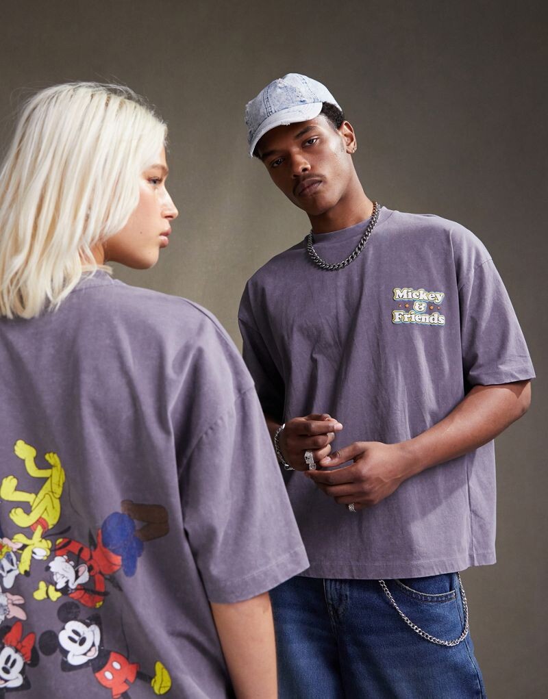 Серая футболка оверсайз унисекс с принтом «Микки Маус и друзья» ASOS DESIGN Disney
Серая футболка оверсайз унисекс с принтом «Микки Маус и друзья» ASOS DESIGN Disney