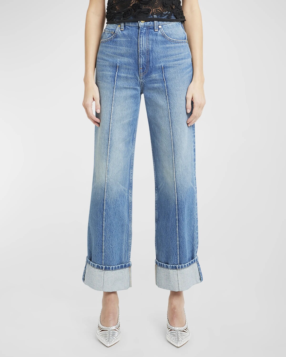 Широкие джинсовые джинсы Genevieve с защипами Ulla Johnson, цвет Danube Medium Indigo Wash
Широкие джинсовые джинсы Genevieve с защипами Ulla Johnson, цвет Danube Medium Indigo Wash