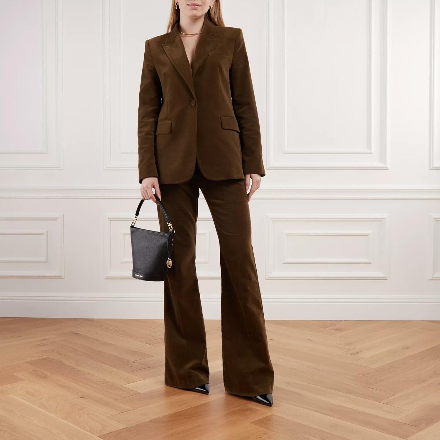 Маленькая трансформируемая сумка через плечо Michael Kors Townsend на молнии с верхом
Маленькая трансформируемая сумка через плечо Michael Kors Townsend на молнии с верхом
