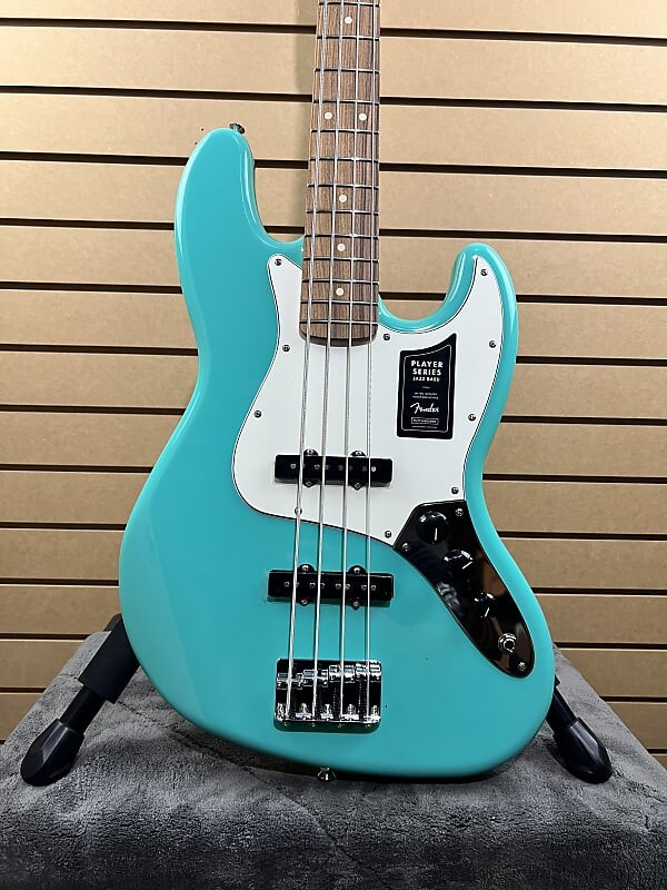 Басс гитара Fender Player Jazz Bass - Sea Foam Green with Pau Ferro Fingerboard & PLEK*D #698
Басс гитара Fender Player Jazz Bass - Sea Foam Green with Pau Ferro Fingerboard & PLEK*D #698