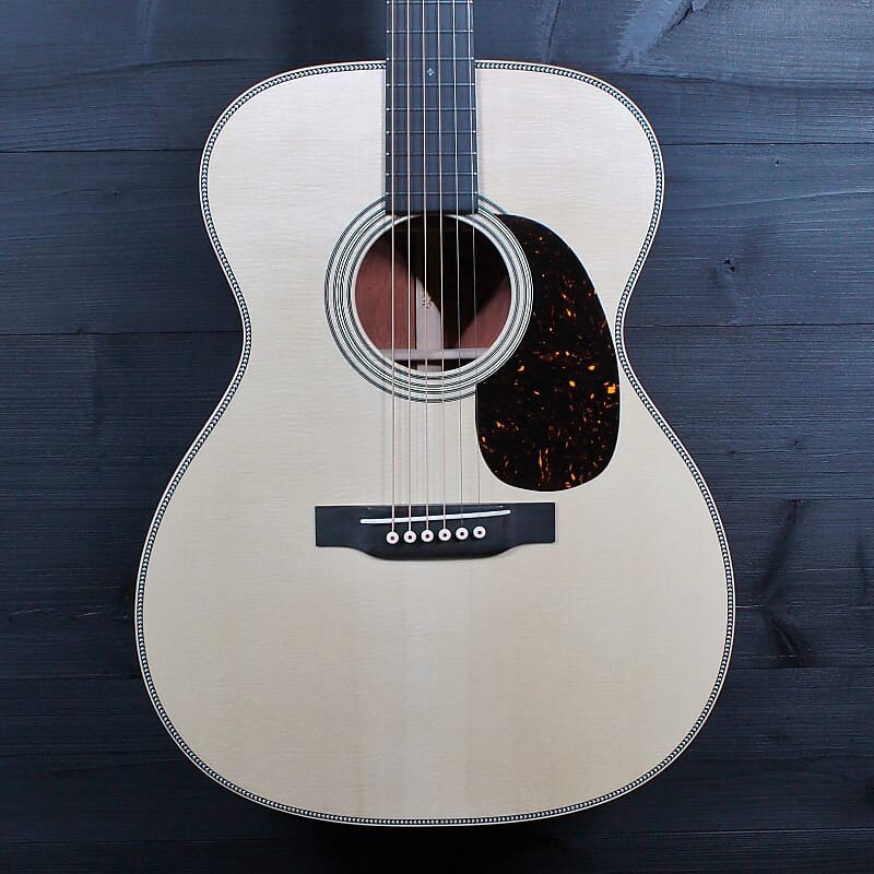 Акустическая гитара Martin Custom 000 / OM Quilted Bubinga - High Altitude Swiss Spruce
Акустическая гитара Martin Custom 000 / OM Quilted Bubinga - High Altitude Swiss Spruce