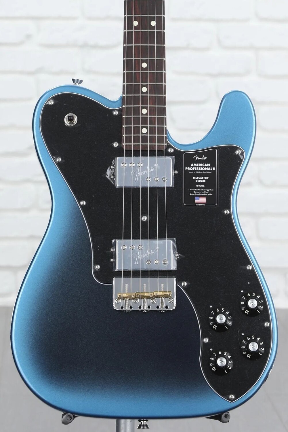 Fender American Professional II Telecaster Deluxe — Dark Night с накладкой из палисандра
Fender American Professional II Telecaster Deluxe — Dark Night с накладкой из палисандра
