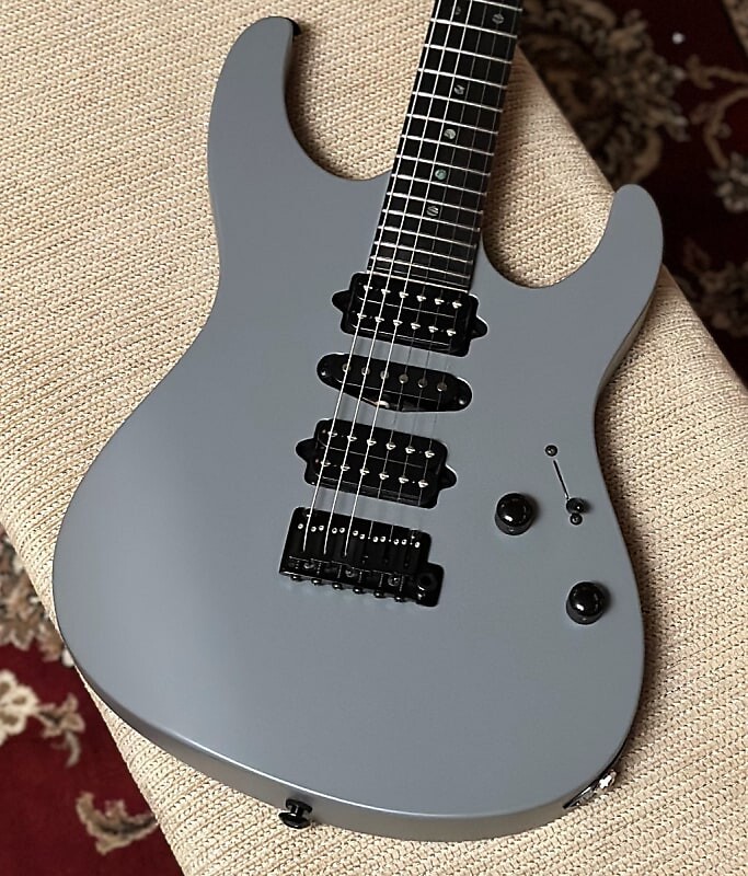 Электрогитара Suhr Modern Terra Mountain Grey Electric Guitar - Hardshell Case
Электрогитара Suhr Modern Terra Mountain Grey Electric Guitar - Hardshell Case