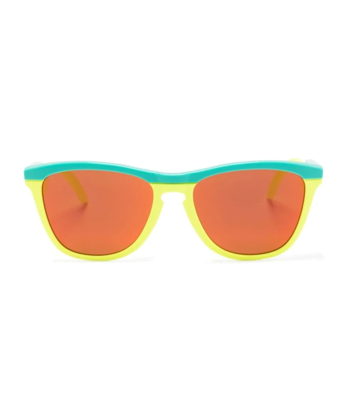 Солнцезащитные очки в разноцветной круглой оправе с зеркалом Oakley, мультиколор
Солнцезащитные очки в разноцветной круглой оправе с зеркалом Oakley, мультиколор