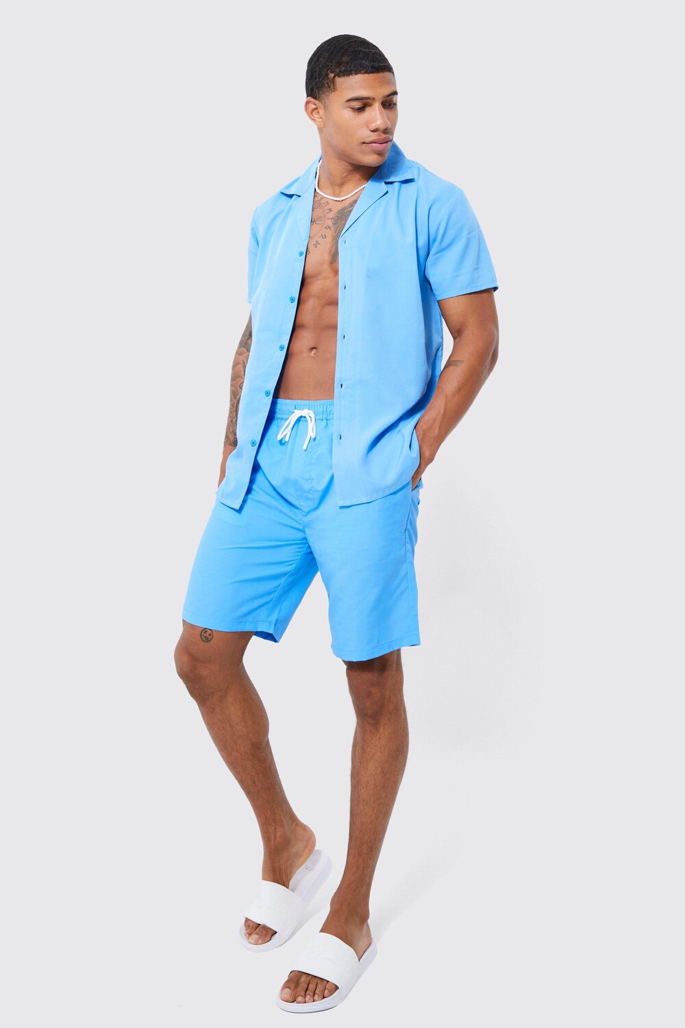 Одна рубашка revere и короткий купальный комплект с коротким рукавом revere Boohoo, синий
Одна рубашка revere и короткий купальный комплект с коротким рукавом revere Boohoo, синий