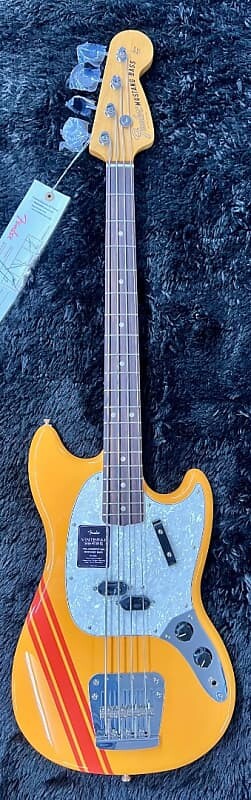 Басс гитара Fender Vintera II '70s Competition Mustang Bass, Rosewood board, Comp. Orange
Басс гитара Fender Vintera II '70s Competition Mustang Bass, Rosewood board, Comp. Orange