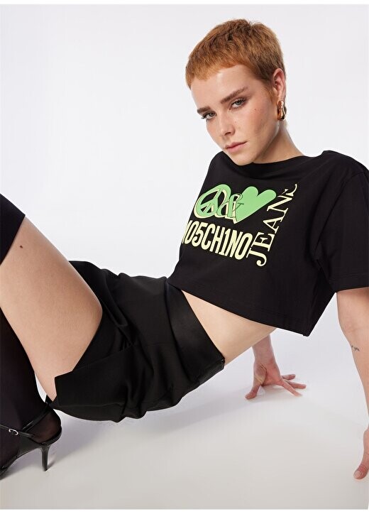 Черная женская футболка с круглым вырезом и принтом 241K1J0703 Moschino Jeans, черный
Черная женская футболка с круглым вырезом и принтом 241K1J0703 Moschino Jeans, черный