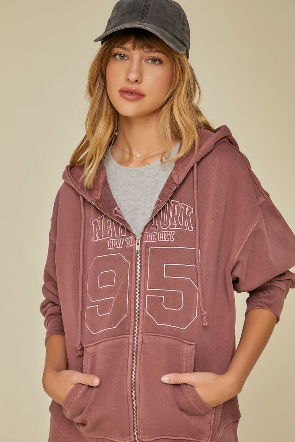 Толстовка на молнии с графическим рисунком New York Forever 21, бордовый, Красный
Толстовка на молнии с графическим рисунком New York Forever 21, бордовый, Красный