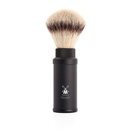 Помазок для бритья MÜHLE TRAVEL Silvertip Fiber с ручкой из черного анодированного алюминия — веганская щетка ручной работы M Mühle
Помазок для бритья MÜHLE TRAVEL Silvertip Fiber с ручкой из черного анодированного алюминия — веганская щетка ручной работы M Mühle
