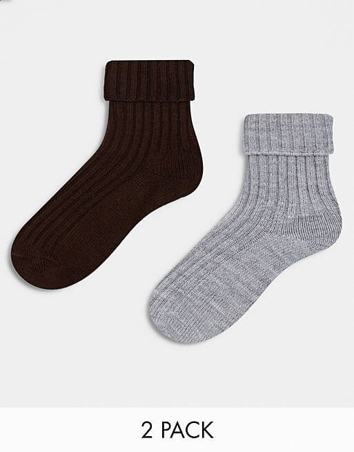 Комплект из двух шерстяных носков и ботинок ASOS DESIGN коричневого и темно-серого цвета
Комплект из двух шерстяных носков и ботинок ASOS DESIGN коричневого и темно-серого цвета
